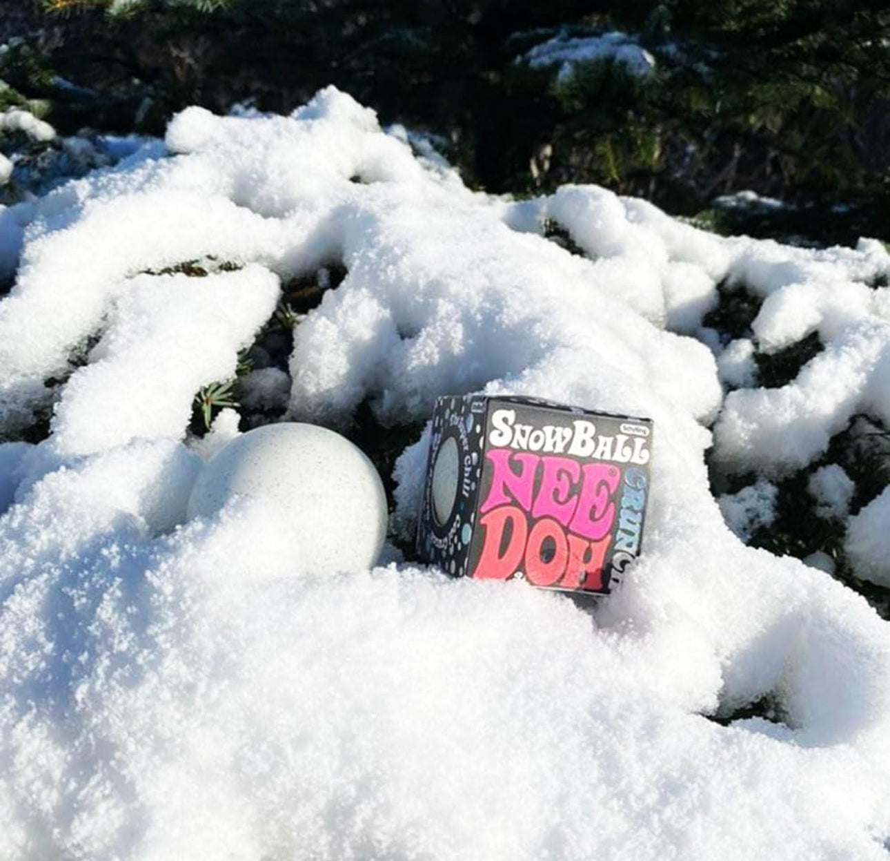 needoh-snow-ball-crunch-stress-ball