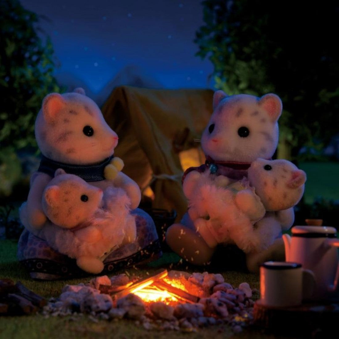 sylvanian-families-snow-leopard-family
