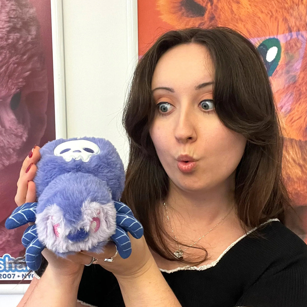 squishable-skull-spider-snacker-plush