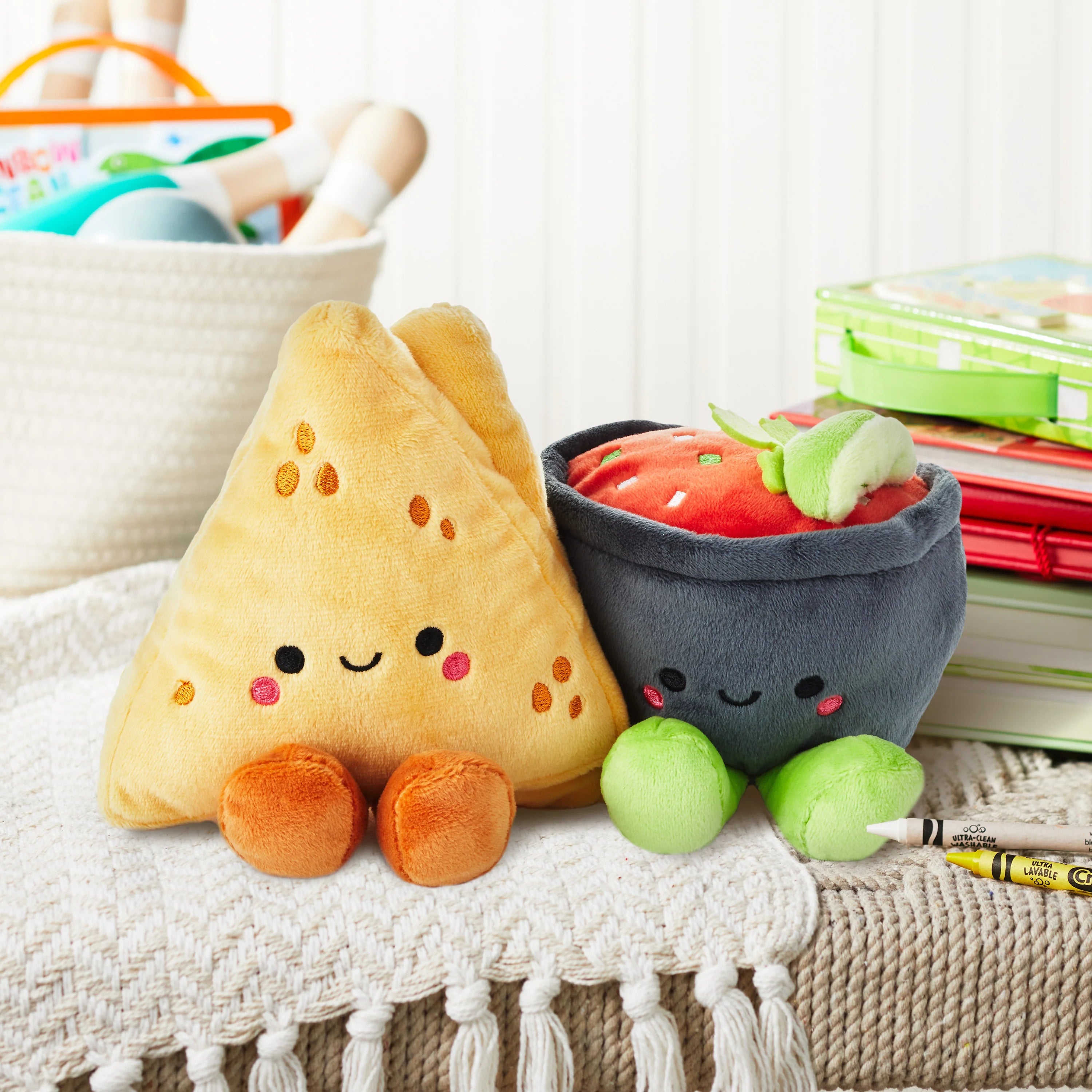 hallmark-nacho-salsa-plush-toy